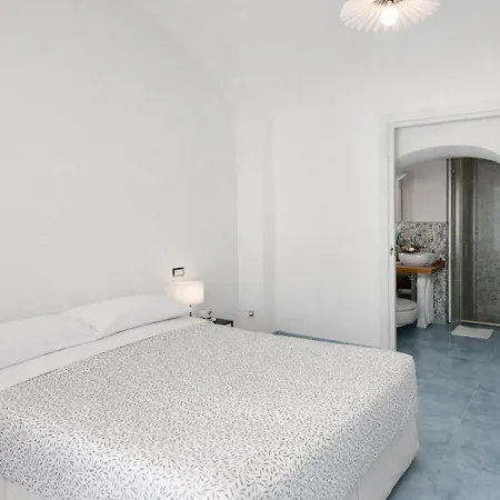 Hotiday Sea View Апарт-готель