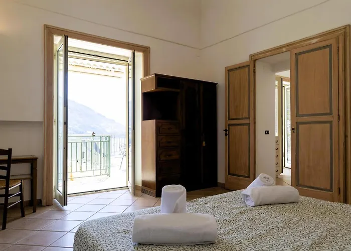 Hotiday Sea View מלון דירות