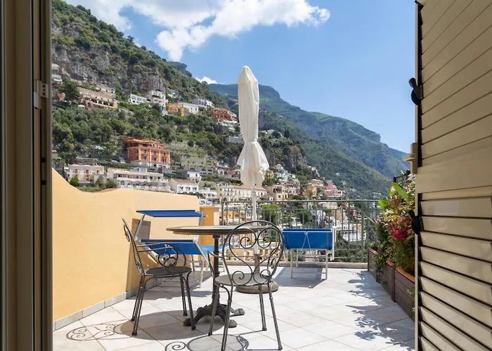 Hotiday Sea View מלון דירות