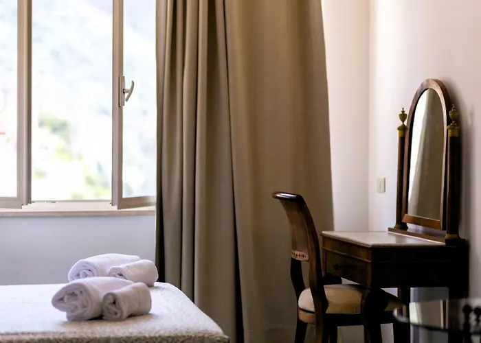 Hotiday Sea View Aparthotel 3*