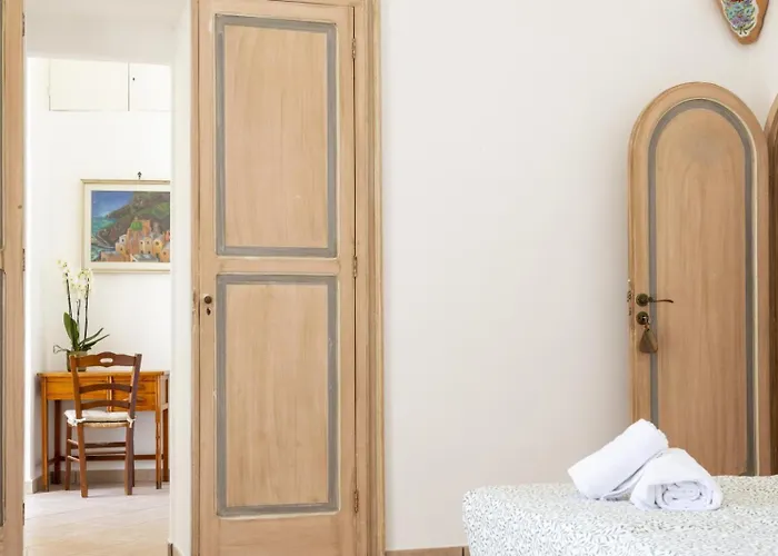 Hotiday Sea View Aparthotel 3*